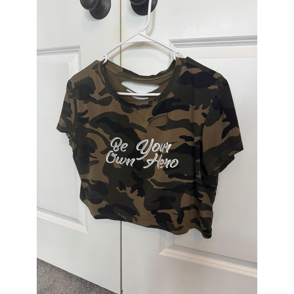 BYOH Be Your Own Hero Camouflage Crop Top T-Shirt Distressed Green Brown Size M